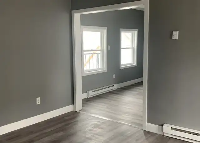 Property at 104 Pine St Unit 4, Nashua, NH, 03060, 3 beds, 1 bath, [object Object]