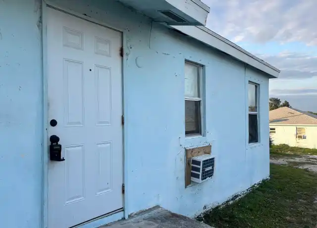 Property at 1125 W 28th St Apt 1 FRONT UNIT, Riviera Beach, FL, 33404, 2 beds, 1 bath, [object Object]