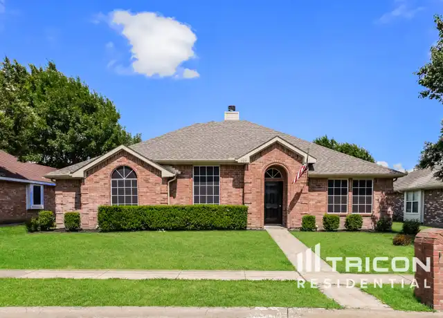 Property at 102 Oak Hollow Ln, Red Oak, TX, 75154, 4 beds, 2 baths, [object Object]