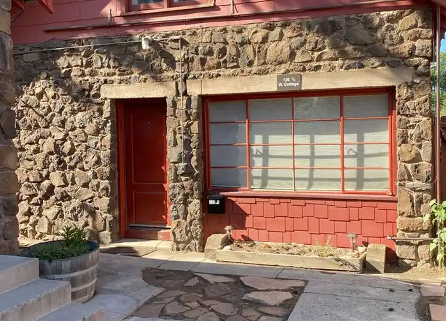 Property at 120 W Cottage Ave Unit 120 1/2 Cottage, Flagstaff, AZ, 86001, 1 bed, 1 bath, [object Object]