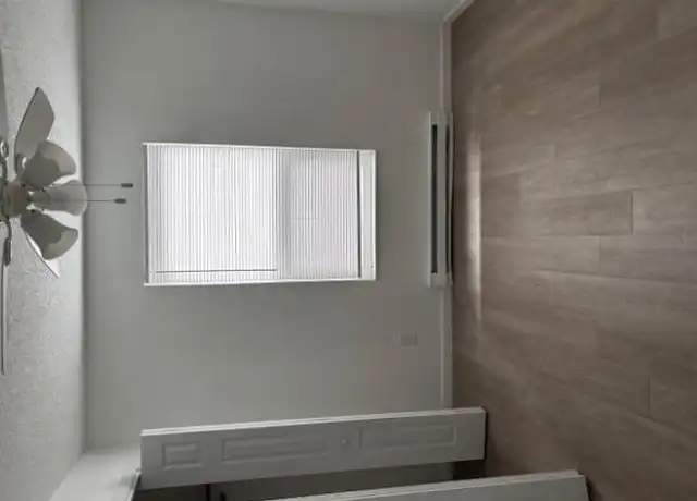 Property at 710 S Walnut St, Urbana, IL, 61801, 1 bed, 1 bath, [object Object]