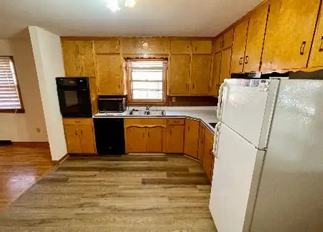 Property at 416 N Charles St, Warrensburg, MO, 64093, 3 beds, 2 baths, [object Object]