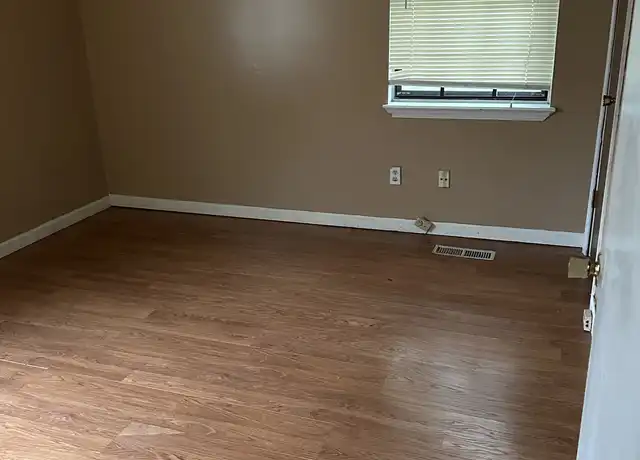 Property at 1516 7th St NW, Center Point, AL, 35215, 3 beds, 2 baths, [object Object]