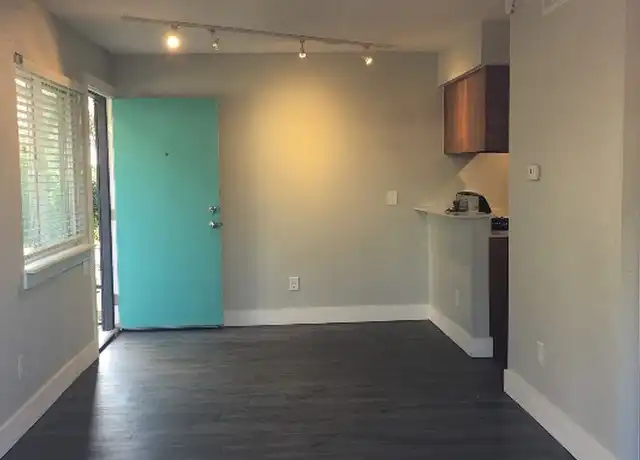 Property at 624 W 37th St Unit 202, Austin, TX, 78705, 1 bed, 1 bath, [object Object]