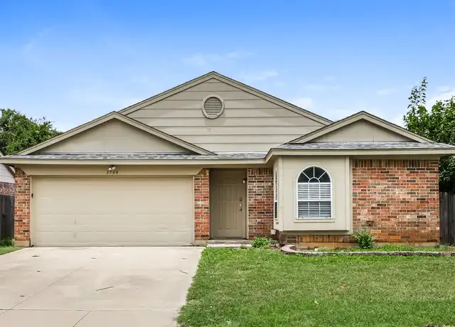 Property at 1704 Spicewood Trl, Fort Worth, TX, 76134, 3 beds, 2 baths, [object Object]