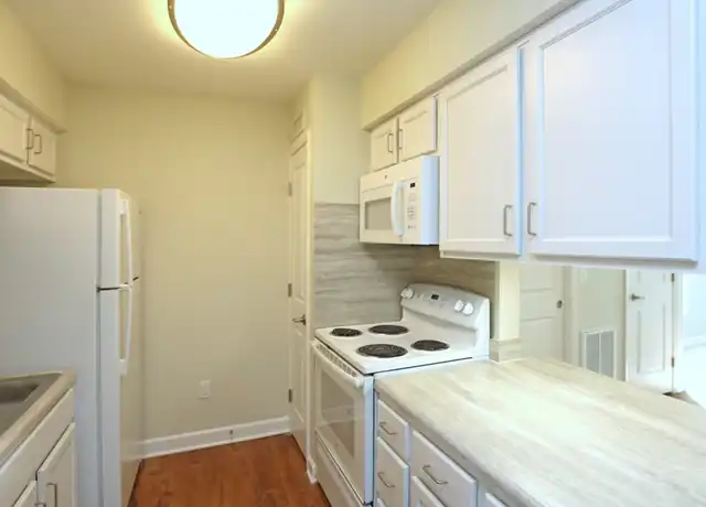 Property at 500 W Main St Unit 510E, Jamestown, NC, 27282, 1 bed, 1 bath, [object Object]