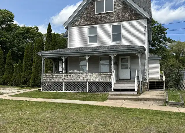 Property at 2 Clark St Unit 3, Pawcatuck, CT, 06379, 1 bed, 1 bath, [object Object]