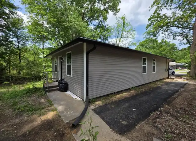 Property at 220 Fisk Ave, Oak Ridge, TN, 37830, 2 beds, 1 bath, [object Object]