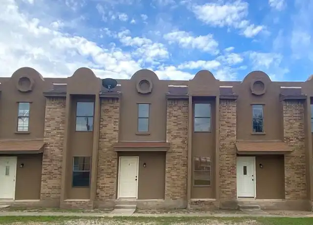 Property at 2903 Patzcuaro Dr Unit 3, Eagle Pass, TX, 78852, 2 beds, 1.5 baths, [object Object]
