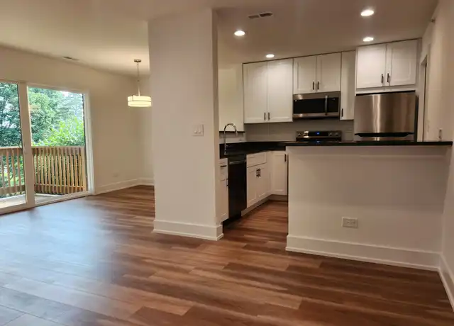 Property at 915 South Ct of Shorewood Unit 1, Vernon Hills, IL, 60061, 2 beds, 1 bath, [object Object]