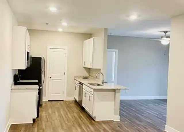 Property at 221 English Commons Dr Unit 102, Lynchburg, VA, 24501, 3 beds, 2 baths, [object Object]