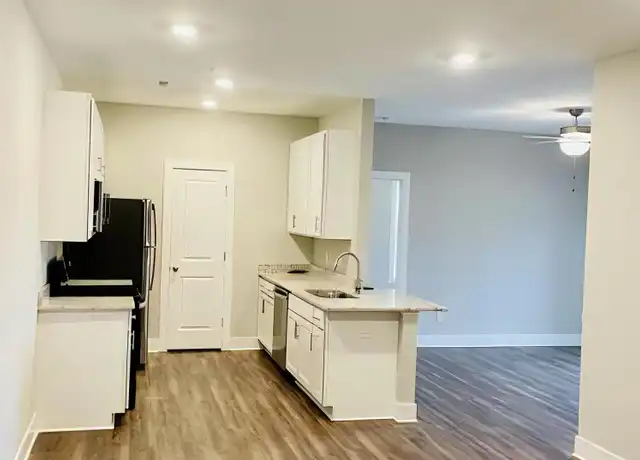Property at 221 English Commons Dr Unit 102, Lynchburg, VA, 24501, 3 beds, 2 baths, [object Object]