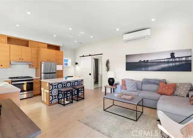 Property at 8395 Doncaster Dr, Huntington Beach, CA, 92646, 1 bed, 1 bath, [object Object]
