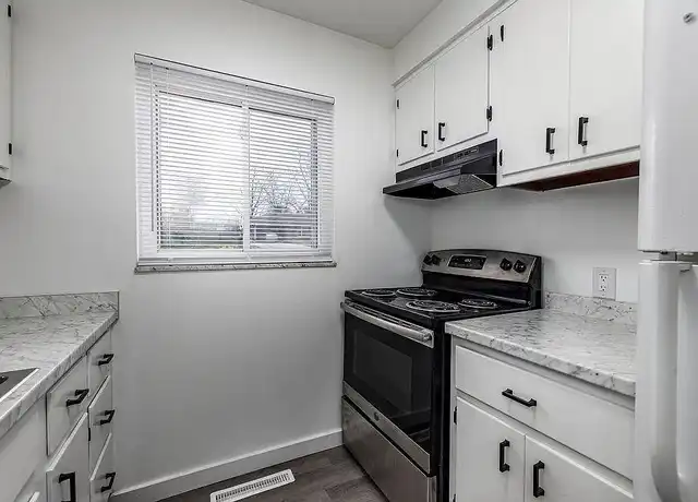 Property at 190 Wilson Dr, Xenia, OH, 45385, 2 beds, 1 bath, [object Object]