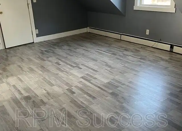 Property at 111 Hillman St Unit 3, New Bedford, MA, 02740, 3 beds, 1 bath, [object Object]