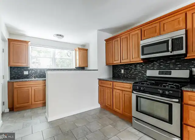 Property at 2631 S Juniper St, Philadelphia, PA, 19148, 3 beds, 1 bath, [object Object]
