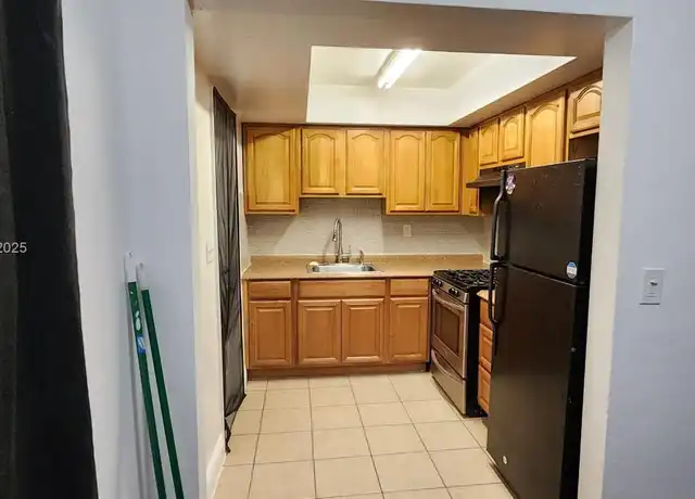 Property at 371 NE 57th Ct Unit B, Fort Lauderdale, FL, 33334, 2 beds, 1 bath, [object Object]
