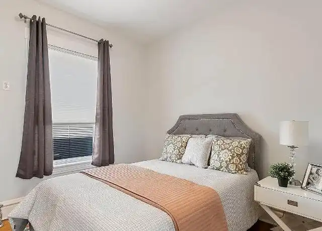 Property at 6070 N Hermitage Ave, Chicago, IL, 60660, 2 beds, 1 bath, [object Object]