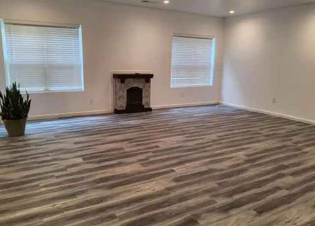 Property at 325 Sunderland Way, Stockbridge, GA, 30281, 2 beds, 1 bath, [object Object]