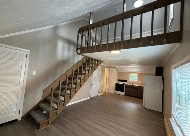Property at 564 E Maiden St Unit C, Washington, PA, 15301, 1 bed, 1 bath, [object Object]