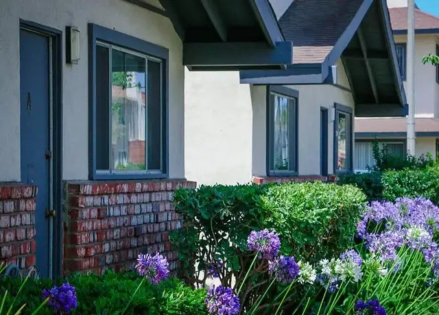 Photo of 302 Nashville Ave, Huntington Beach, CA 92648