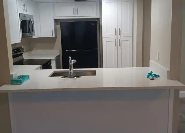 Property at 1250 S Pinellas Ave #611, Tarpon Springs, FL, 34689, 1 bed, 1 bath, [object Object]