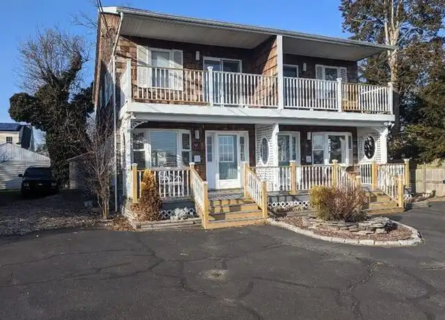 Property at 42 Ferris St Unit 42, Bridgeport, CT, 06605, 2 beds, 1.5 baths, [object Object]