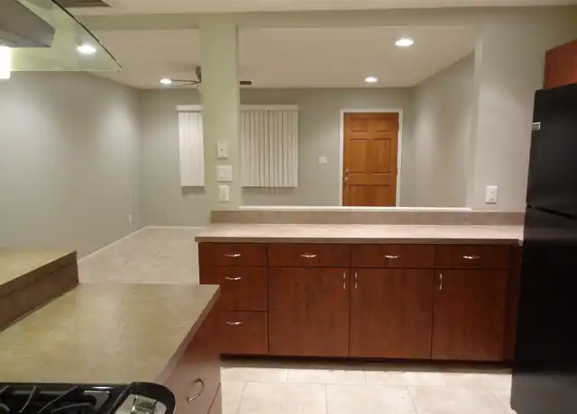 Property at 944 W Parkway Blvd, Tempe, AZ, 85281, 3 beds, 2 baths, [object Object]