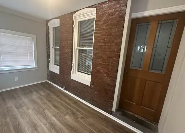 Property at 386 N Charlotte St, Pottstown, PA, 19464, 4 beds, 1 bath, [object Object]