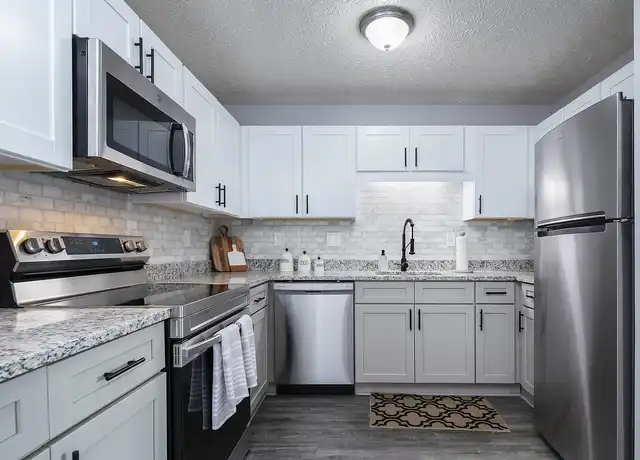 Property at Augusta Square Apartments - 200 Knollridge Ct, Fairfield, OH, 45014, 3 beds, 2 baths, [object Object]