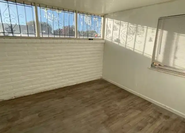 Property at 812 Ortiz Dr SE Apt 2, Albuquerque, NM, 87108, 3 beds, 2 baths, [object Object]