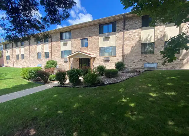 Property at N114W15846 Sylvan Cir Unit 203, Germantown, WI, 53022, 2 beds, 1 bath, [object Object]