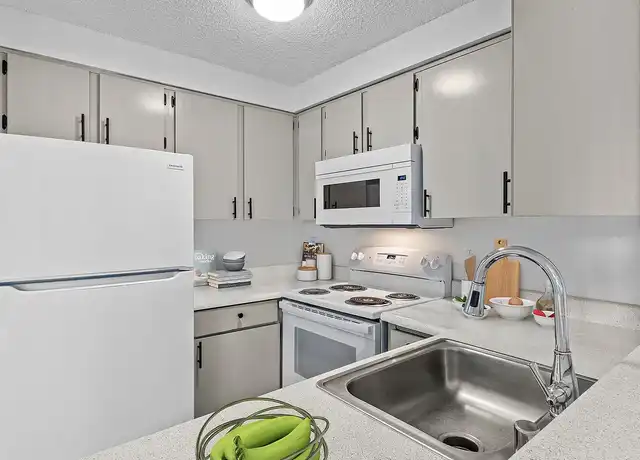Property at Parc 48 Apartments - 130 S Conway Pl, Kennewick, WA, 99336, 3 beds, 1.5 baths, [object Object]