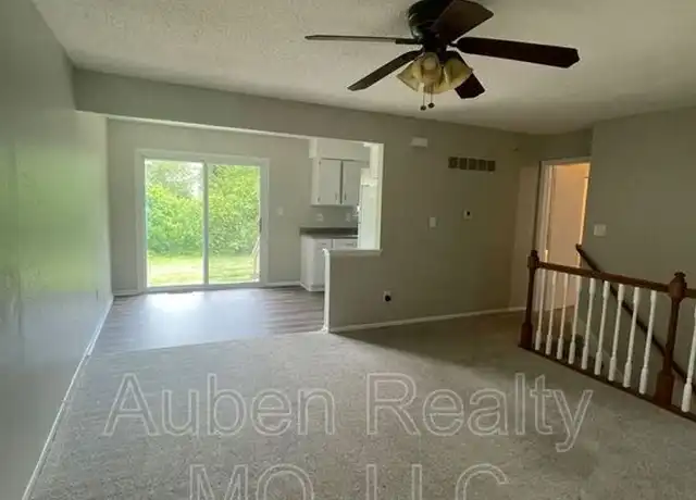 Property at 409 NE Westwind Dr Unit A, Lee's Summit, MO, 64086, 3 beds, 1.5 baths, [object Object]