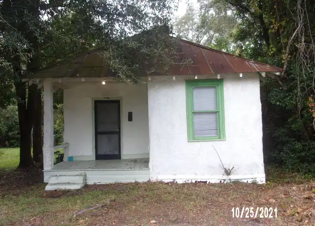 Property at 206 Samuel St, Waycross, GA, 31501, 2 beds, 1 bath, [object Object]