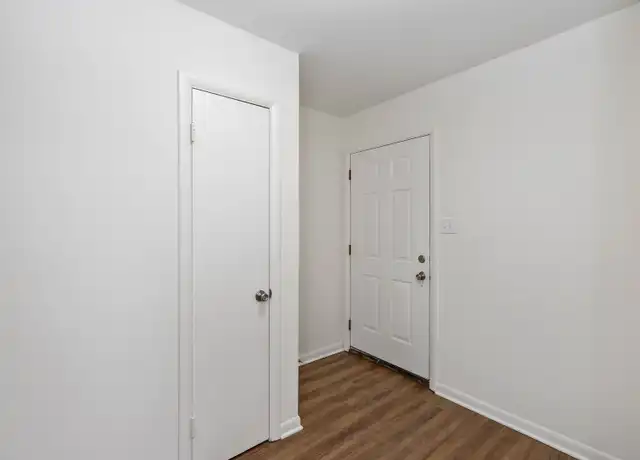Property at 2219 Fairfax Rd Unit 2221, Indianapolis, IN, 46227, 2 beds, 1 bath, [object Object]
