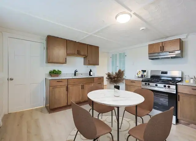 Property at 21 Harris St Unit 3, Peabody, MA, 01960, 3 beds, 1 bath, [object Object]