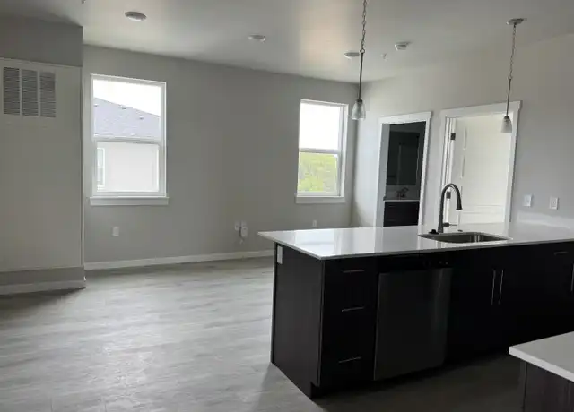 Property at 528 N 44th St Unit 304, Nampa, ID, 83687, 2 beds, 1 bath, [object Object]