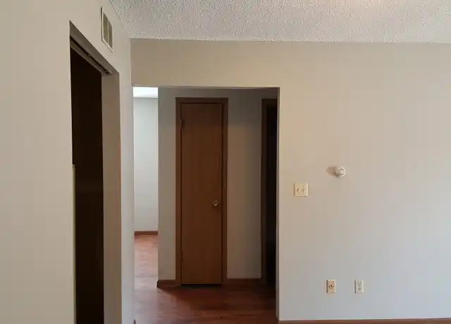 Property at 409 6th Ave #4, Coralville, IA, 52241, 1 bed, 1 bath, [object Object]