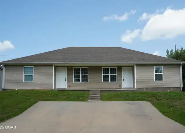 Property at 1331 Robin Ln, Carthage, MO, 64836, 2 beds, 2 baths, [object Object]