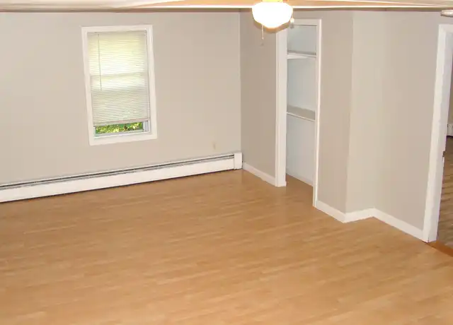 Property at 33 Norton St Unit 2, Nashua, NH, 03064, 3 beds, 1 bath, [object Object]