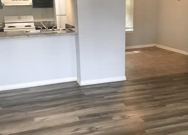 Property at 520 E Lagrange St Unit 13, Lake Charles, LA, 70605, 1 bed, 1 bath, [object Object]