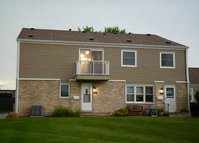Property at 7766 159th Pl Unit 7766, Tinley Park, IL, 60477, 2 beds, 1 bath, [object Object]