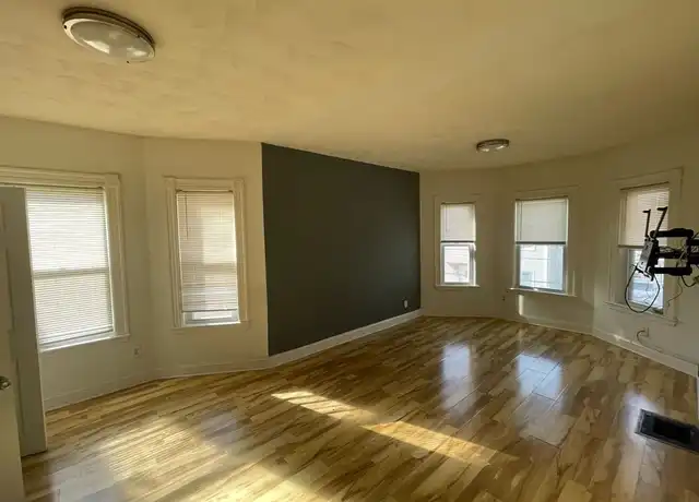Property at 8 Dane St Unit 2A, Everett, MA, 02149, 3 beds, 1 bath, [object Object]