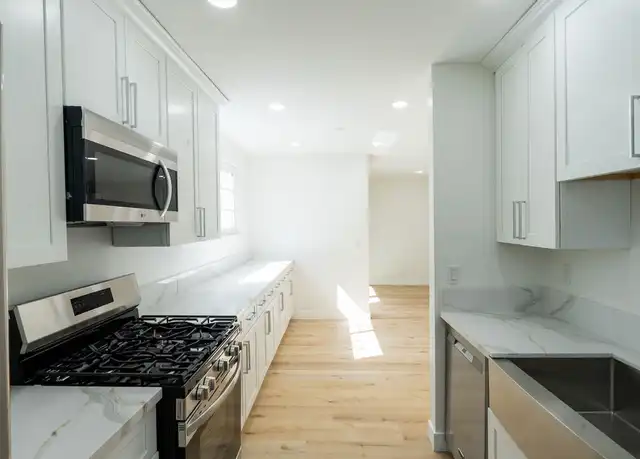 Property at 835 S Sherbourne Dr Unit 3, Los Angeles, CA, 90035, 1 bed, 1 bath, [object Object]