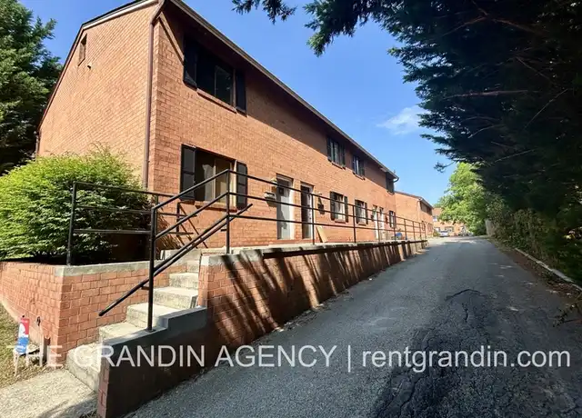 Property at 106 Lee Ave NE Unit 5, Roanoke, VA, 24012, 2 beds, 1.5 baths, [object Object]