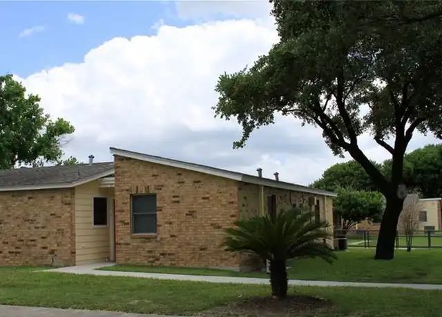 Property at 1220 N 17th St Unit 101, Kingsville, TX, 78363, 1 bed, 1 bath, [object Object]