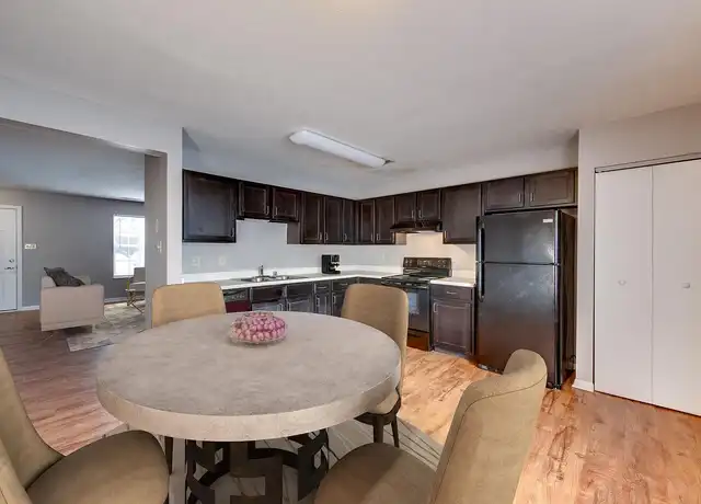 Property at Northern View Student Living - 100 Meadow Trail Dr, Highland Heights, KY, 41076, 3 beds, 2-2.5 baths, [object Object]