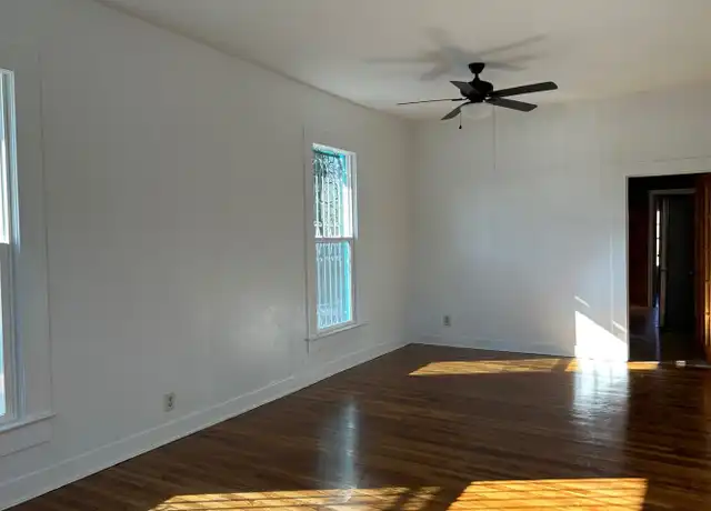 Property at 511 W Theo Ave, San Antonio, TX, 78214, 2 beds, 2 baths, [object Object]