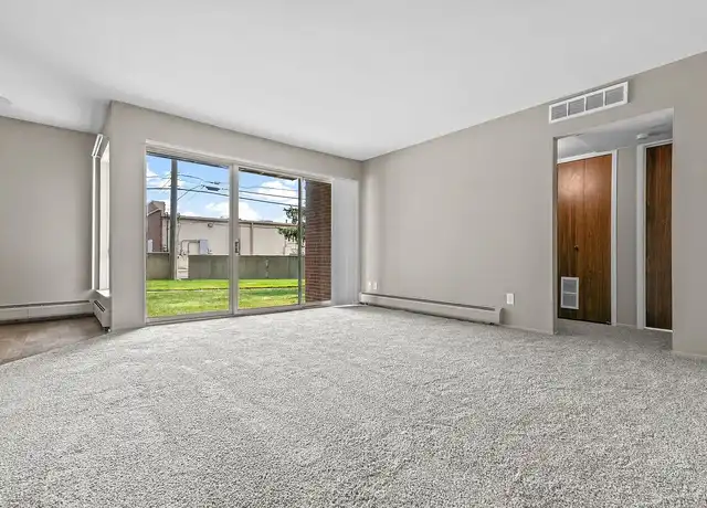 Property at Macomb Manor - Roseville, MI - 19700 Masonic, Roseville, MI, 48066, 1-2 bed, 1 bath, [object Object]